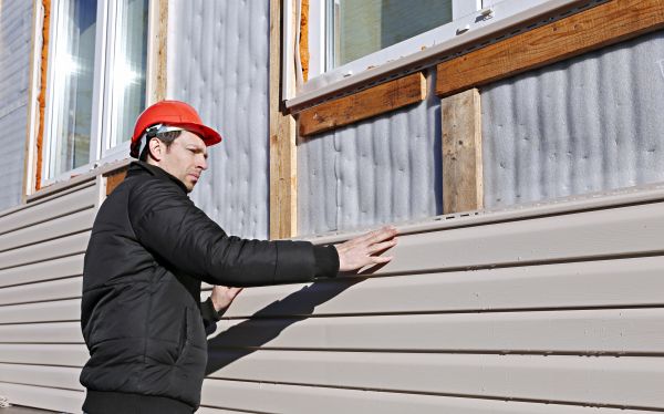 Cost of Vinyl Cladding Repair in El Cajon